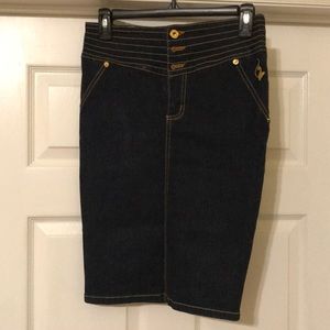 High waisted pencil skirt